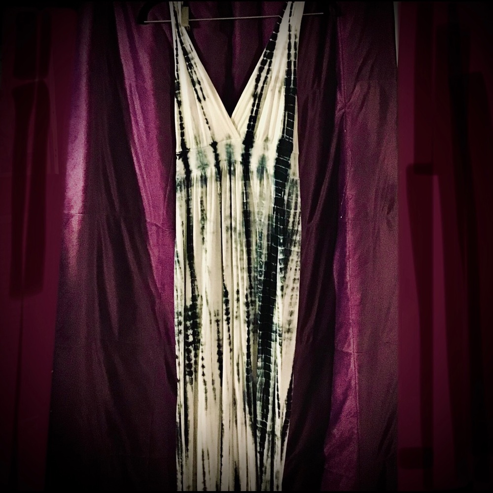 Long tie-dye maxi dress